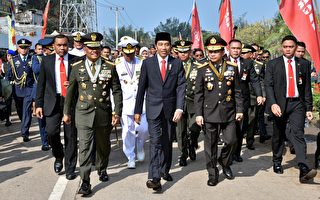 印尼塞车严重 总统步行3公里参加阅兵