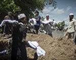 洛兴雅难民船只翻覆 至少12死数十失踪