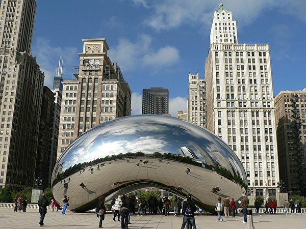 芝加哥千禧公园著名地标：云门(Cloud Gate)又称作The Bean。(Wolfgang R. Zissler/CC/Pixabay)