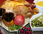 美國人為感恩節大餐做好準備