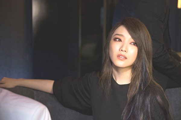 阎奕格首发专辑 推国粤语双主打歌 | 大纪元
