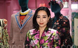 香港艺人吴雨霏10月17日在中环出席品牌服饰活动。（宋碧龙／大纪元）