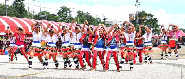 新北树林区大同国小原住民舞蹈精彩的演出。（宋顺澈／大纪元）