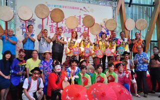 “2017新竹县客家花鼓艺术节”记者会启动仪式。（赖月贵／大纪元）