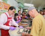 民雄暖暖食堂 免费提供失智独居老人用餐
