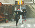 美国东北部周日遭遇暴风雨袭击