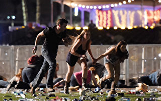 週日（10月1日）晚，美國爆發近代史上最嚴重的槍擊案，造成至少58人死亡，515人受傷。(David Becker/Getty Images)