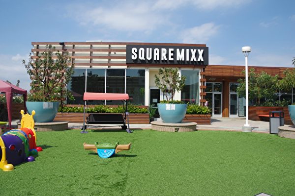 Square Mixx多品牌概念被引入洛杉矶韩国城，在同一地点即可品尝遍韩国名吃。（大纪元）