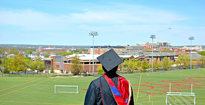 美国大学生毕业五年 收入最少的十个专业