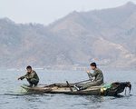 日本海岸频现朝鬼船 因金正恩拚命水中捞食