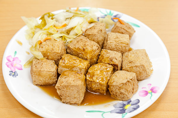 中国和台湾传统著名食物 - 油炸臭豆腐