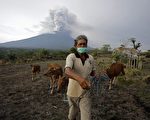 印尼火山爆發 一些加國人和數百中國人被困
