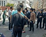 土地被变卖民无利 东莞村民维权遭镇压