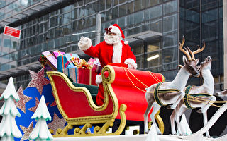 多伦多圣诞大游行 圣诞老人光临吸引三代人