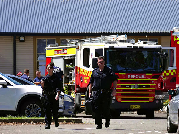 悉尼西南一52岁女子驾车冲入公立小学教室，两男童死亡，21人受伤。（安平雅／大纪元）