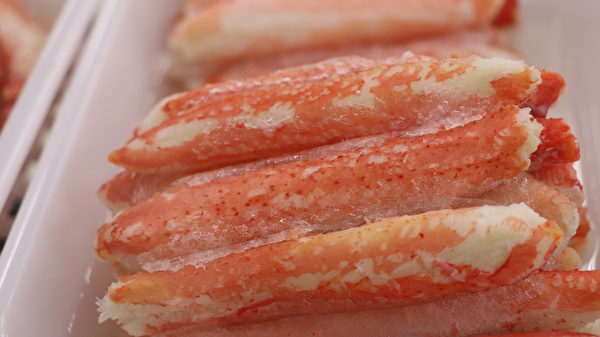 新鮮飽滿的蟹腿肉，提升著海味便當的鮮度。（小栗子／大紀元）