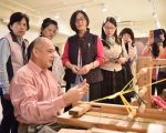 原民20年钻研传统文化   漂流木自制织布机