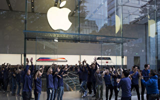 全球果粉抢购iPhone X 苹果市值或达万亿