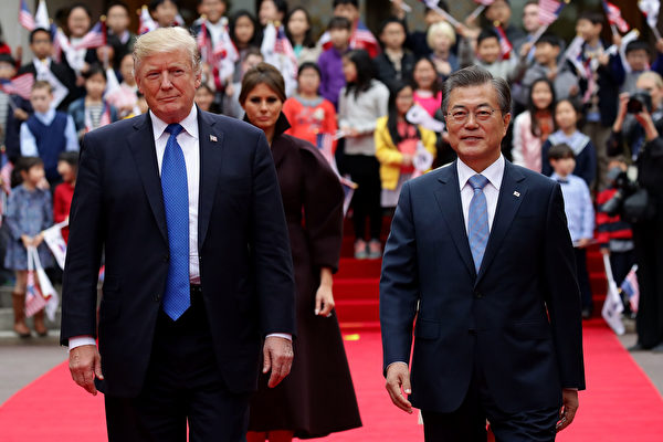 川普证实，韩国计划从美国购买数十亿美元的武器装备，这将不仅帮助提升两国军事同盟的能力，还能削减美国的贸易赤字。 (Photo by Chung Sung-Jun/Getty Images)