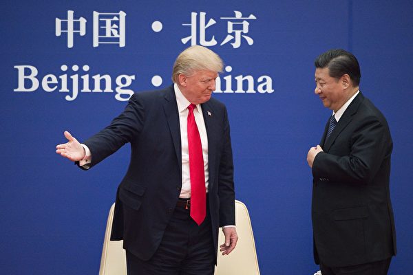 CNBC、CNN等美國媒體早在去年總統競選期間就發文表示，川普有大量的中國粉絲。圖為川普訪華，和習近平在一起。(NICOLAS ASFOURI/AFP/Getty Images)