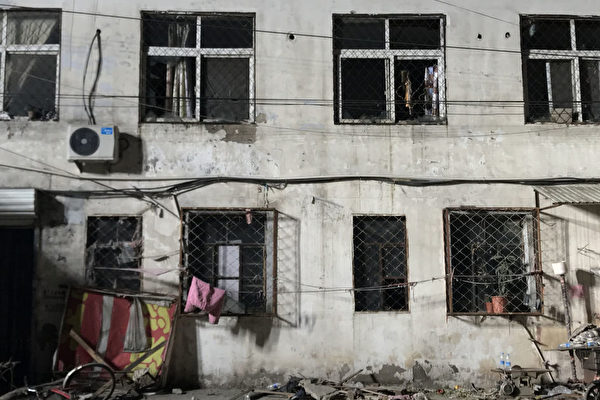 北京大兴区一公寓突发火灾 至少19死8伤