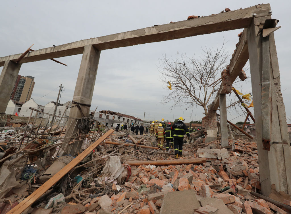 寧波大爆炸現場觸目驚心。 (STR/AFP/Getty Images)