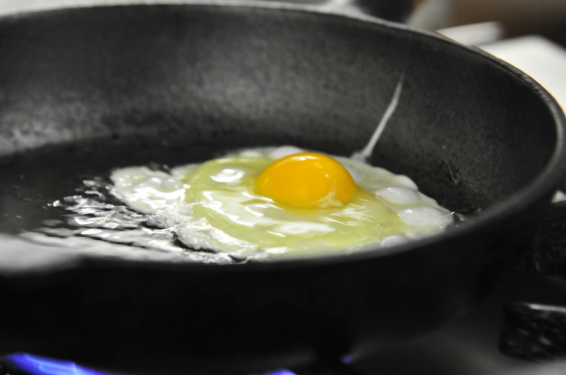 蒜苗炒鸡蛋的做法_【图解】蒜苗炒鸡蛋怎么做如何做好吃_蒜苗炒鸡蛋家常做法大全_&喜洋洋&_豆果美食
