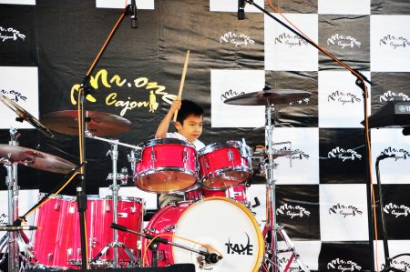 開幕音樂會表演：五歲小鼓手。（賴月貴／大紀元）