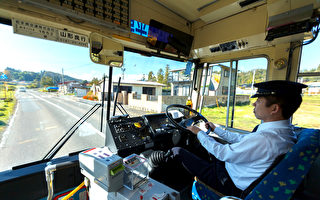 小孩亂按下車鈴 日本公車司機的做法讓網友讚翻