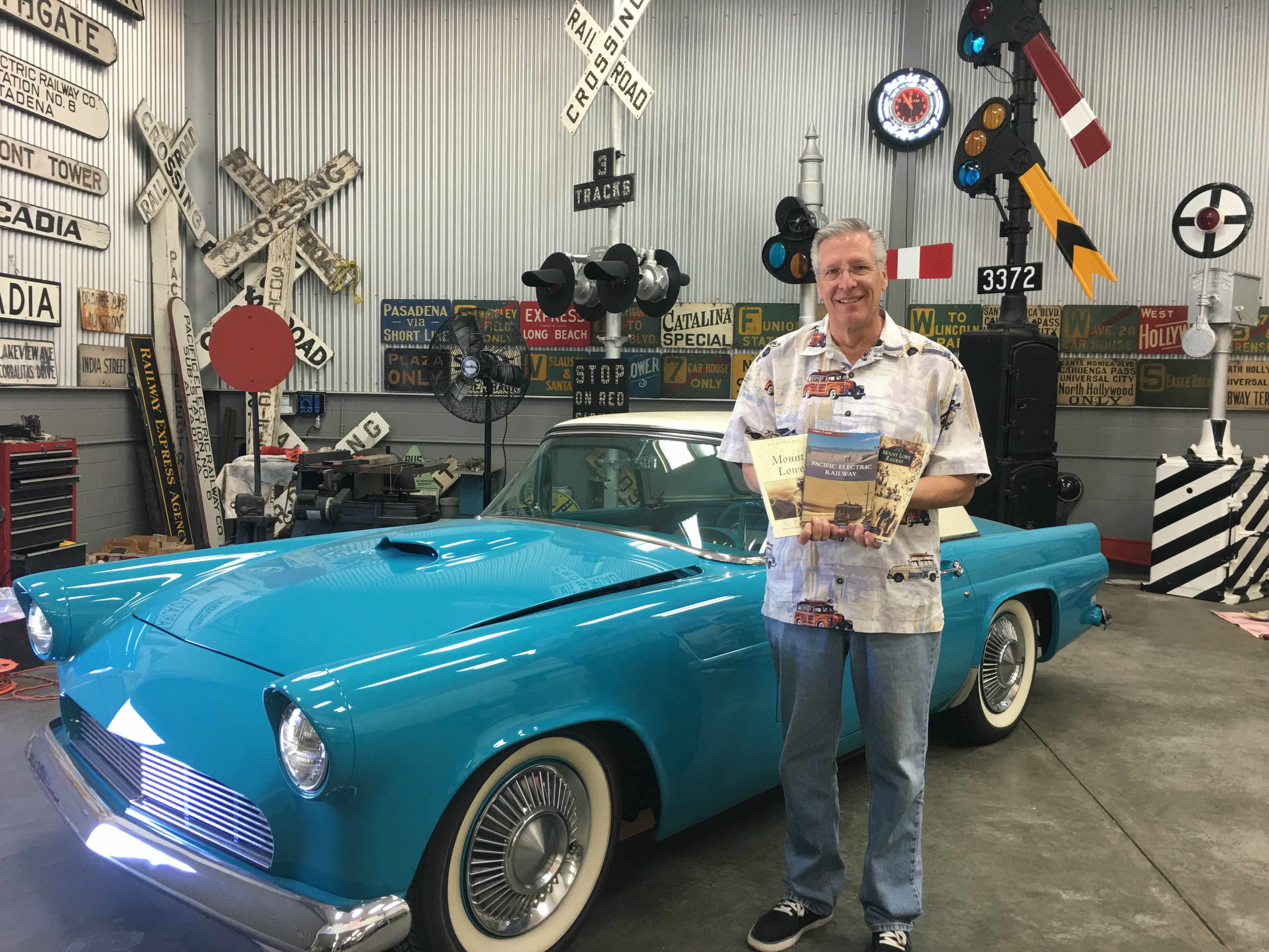 洛杉磯書商收藏古董車 見證加州歷史