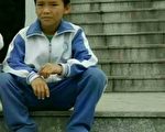 广西一小学生离奇坠楼 家长讨真相难