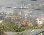 组图：南加州爆发3处野火 数万居民急逃离