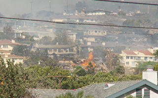 组图：南加州爆发3处野火 数万居民急逃离