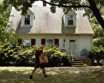 节假日网购成时尚 须防门前包裹被窃