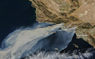 南加州大火浓烟滚滚 从太空可见