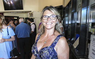 觀神韻  零售經理盛讚舞蹈令人驚歎