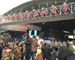 陕西一市场大棚瞬间坍塌 商户亲述可怕经历