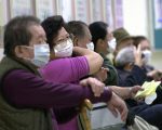 台废除健保停复保 侨民欠费就医锁卡