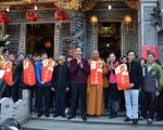 旺來福來首發春聯 新北鎮南宮人潮滾滾