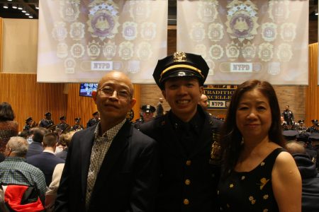 華裔警官Jimmy Wong和家人。