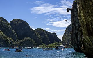 泰國皮皮島快艇起火爆炸 多名中國遊客重傷
