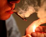 警告吸毒者 法國欲出台一次性罰款