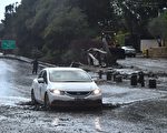加州泥石流摧毁百栋民宅 高速变泥水河