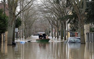塞纳河洪水缓慢消退 巴黎大区受灾严重