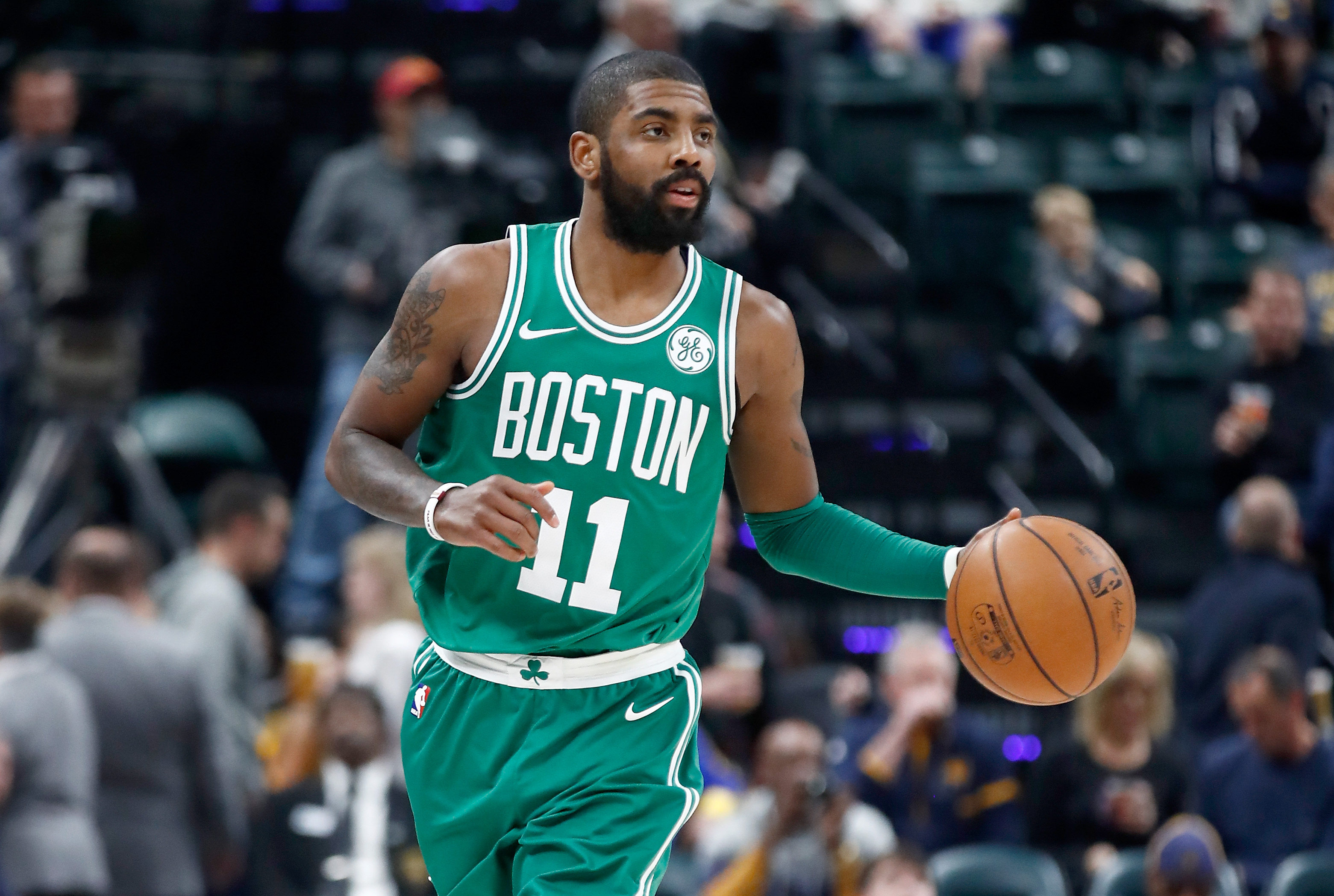图为布鲁克林网队(Brooklyn Nets)全明星球员凯里·欧文(Kyrie Irving)。 ( Andy Lyons/Getty Images)