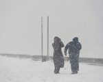 暴风雪袭美中西部 积雪18英寸 近200航班取消