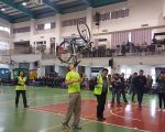MIT高材生下巴頂腳踏車   破金氏世界紀錄