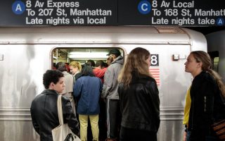 MTA乘客連兩年下降 地鐵負荷達上限