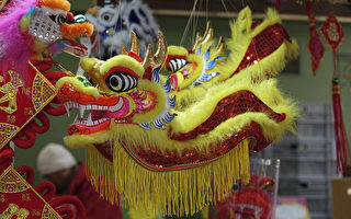 巴黎华人喜迎中国新年 保持传统阖家团圆