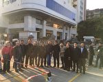 逾20律师现场声援隋牧青 多位公民抗议无旁听权
